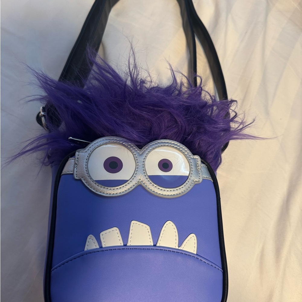 Loungefly evil minion Kids/Adults crossbody bag !